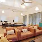 30P White House Retreat - Pool & Event Hall