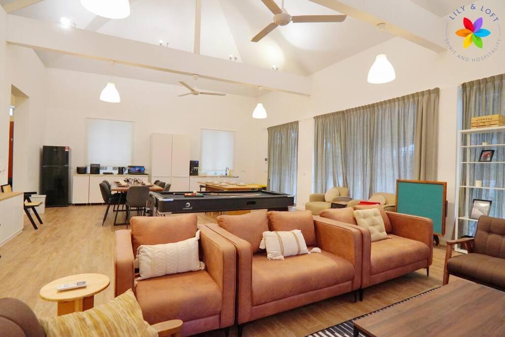 30p White House Retreat - Pool & Event Hall Kuala Lumpur