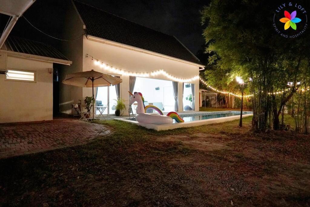 30p White House Retreat - Pool & Event Hall Kuala Lumpur